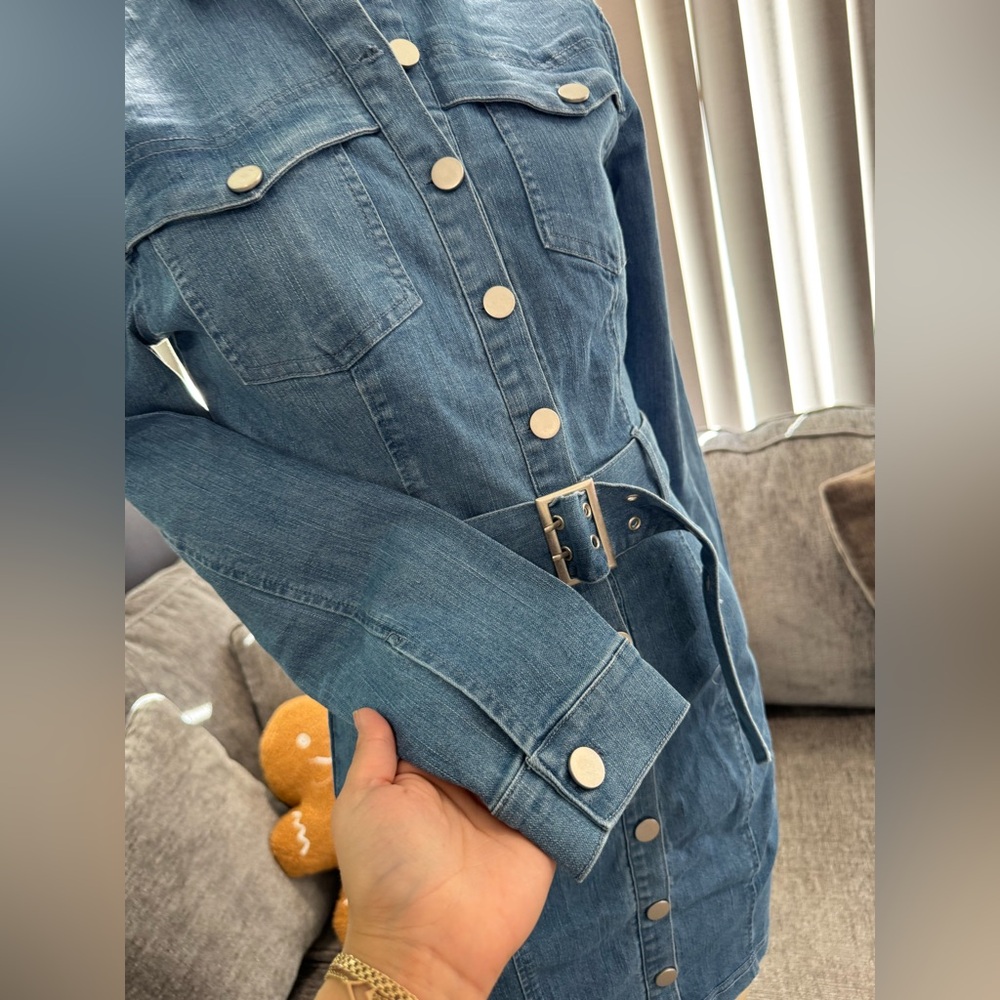 🍒BUNDLE 2 ITEMS FOR $8✨

🌸AMTIOUS long sleeve denim dress✨ - Picture 10 of 10